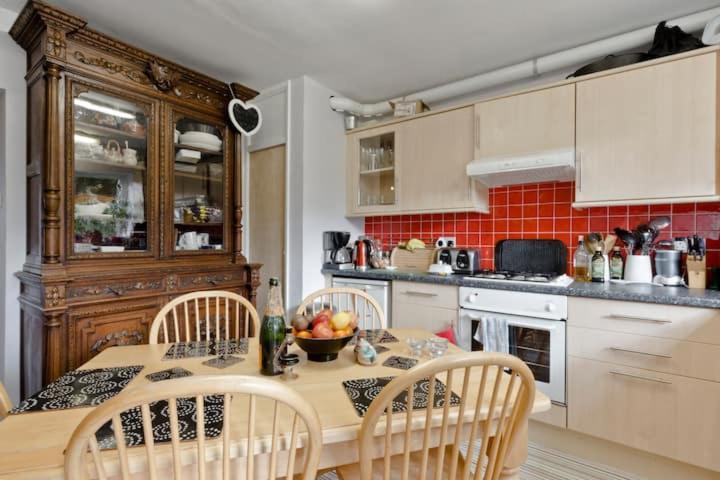 Stayinwoking At 30 Woodlands * Horsell
