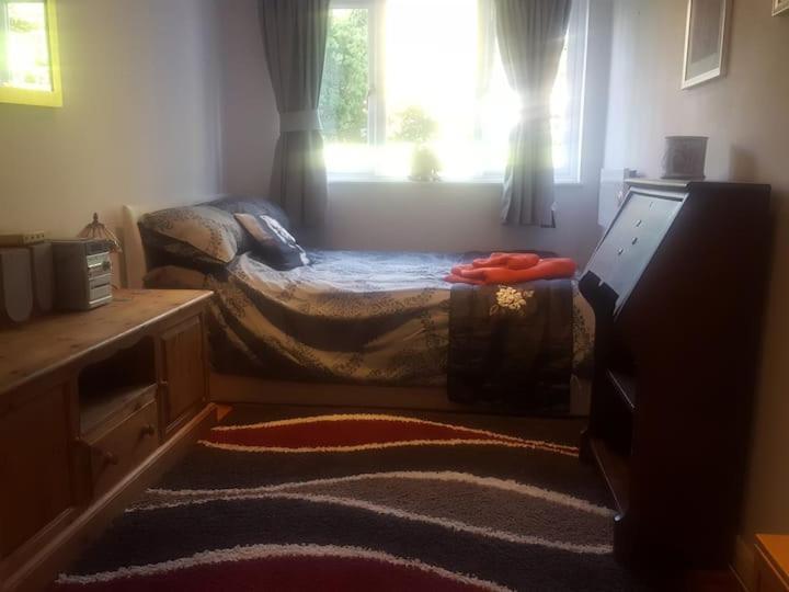 Stayinwoking At 30 Woodlands Horsell