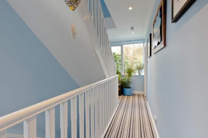 Stayinwoking At 30 Woodlands * Horsell